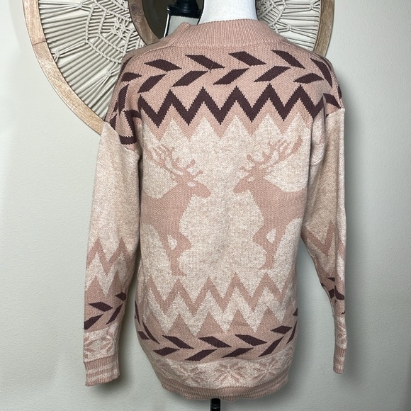 Heimish Reindeer Sweater Top NWT size Medium - Picture 6 of 7
